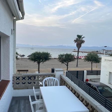 Apartamento En La Playa. Free Parking. Free Wifi L' Escala Buitenkant foto