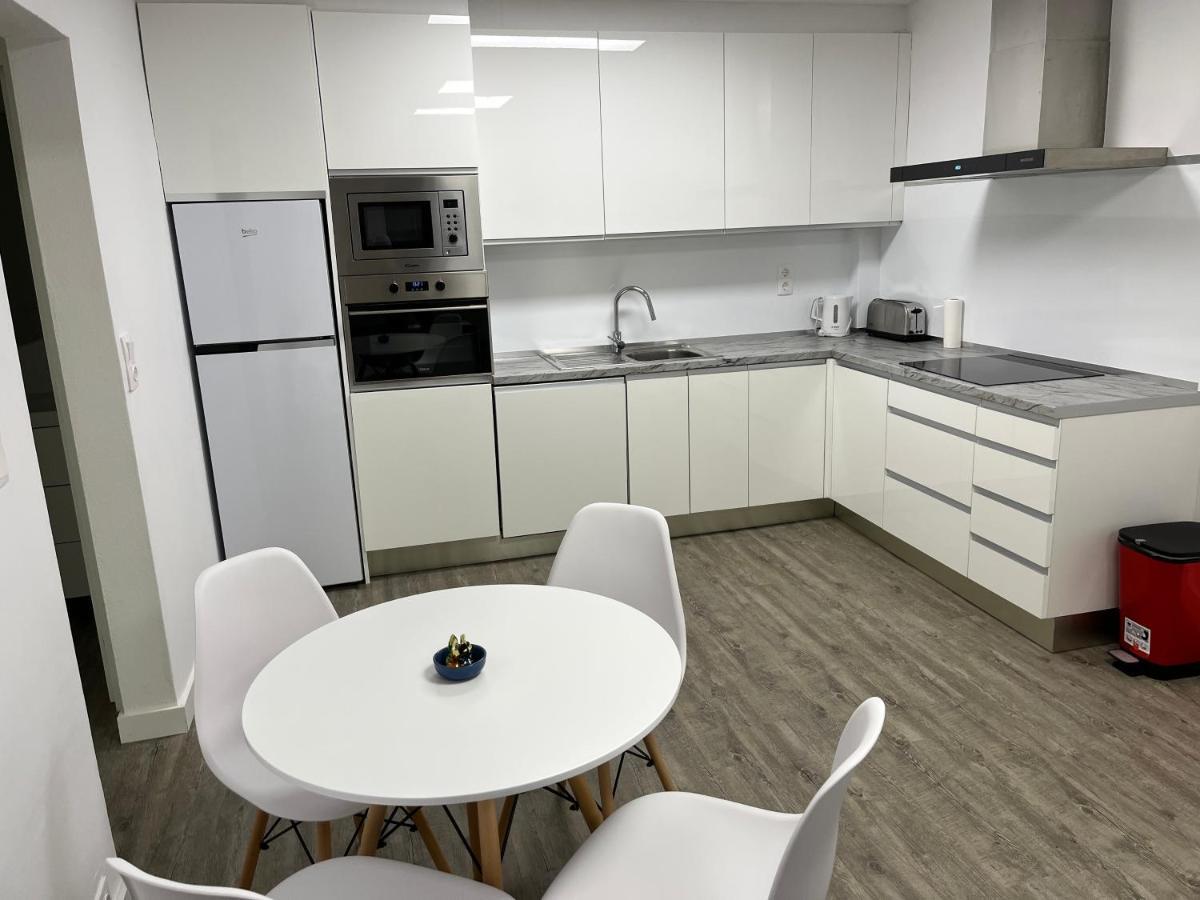 Apartamento En La Playa. Free Parking. Free Wifi L' Escala Buitenkant foto
