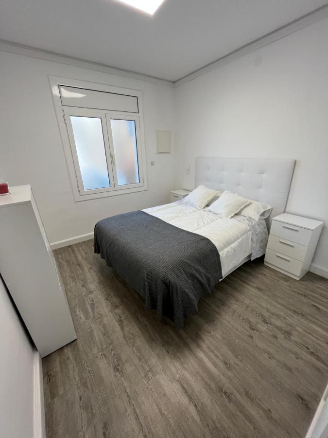 Apartamento En La Playa. Free Parking. Free Wifi L' Escala Buitenkant foto